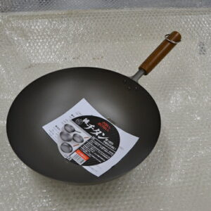 チタン 木柄 いため鍋 30cm /長谷元/軽い/軽量/中華なべ/日本製/おすすめ/業務用/店舗/片手/中華料理/チャーハン/手や腕への負担が軽減/中華鍋